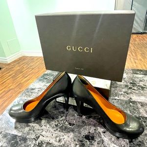Gucci classic platform pumps
